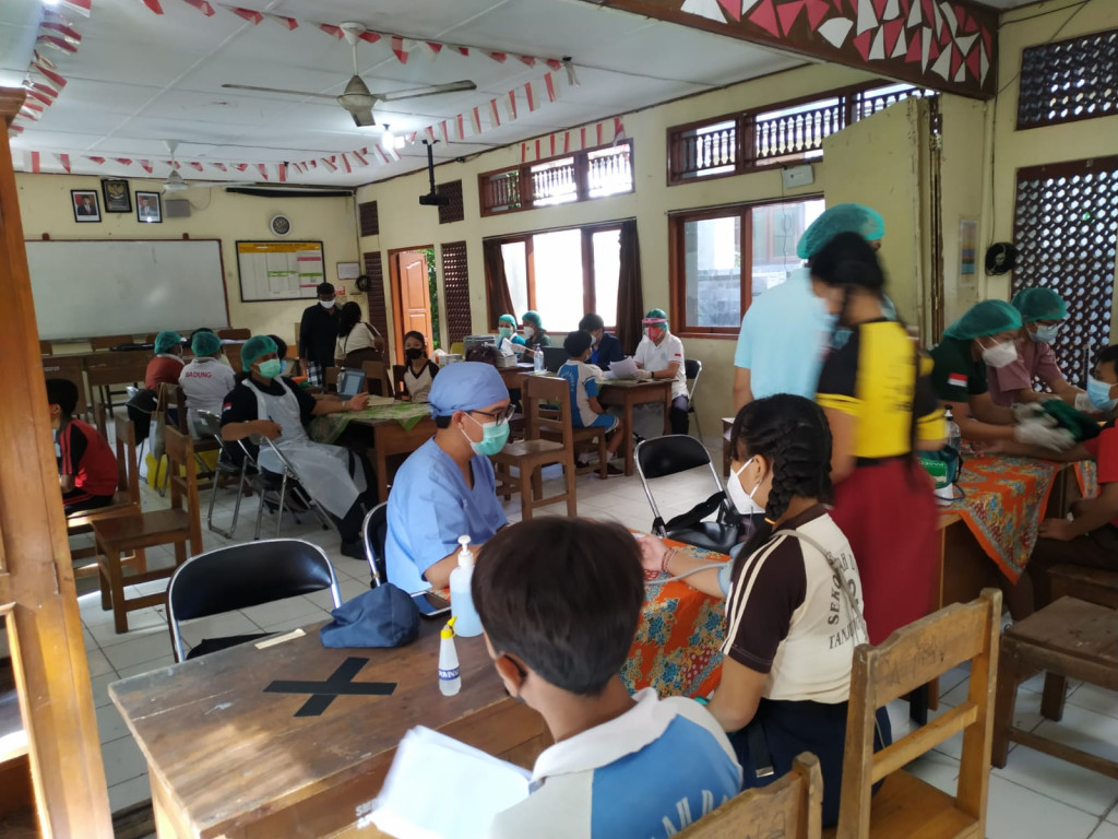 Kegiatan Vaksinasi di SMP N 3 Kuta Selatan